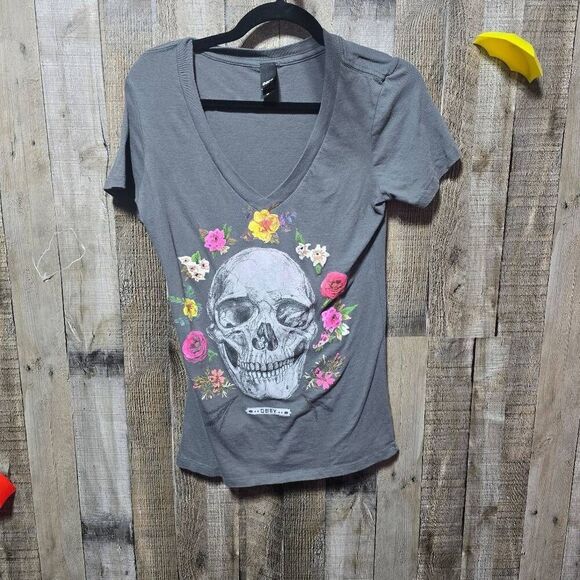 Obey Grey Skull Floral Graphic Tee - Picture 1 of 5
